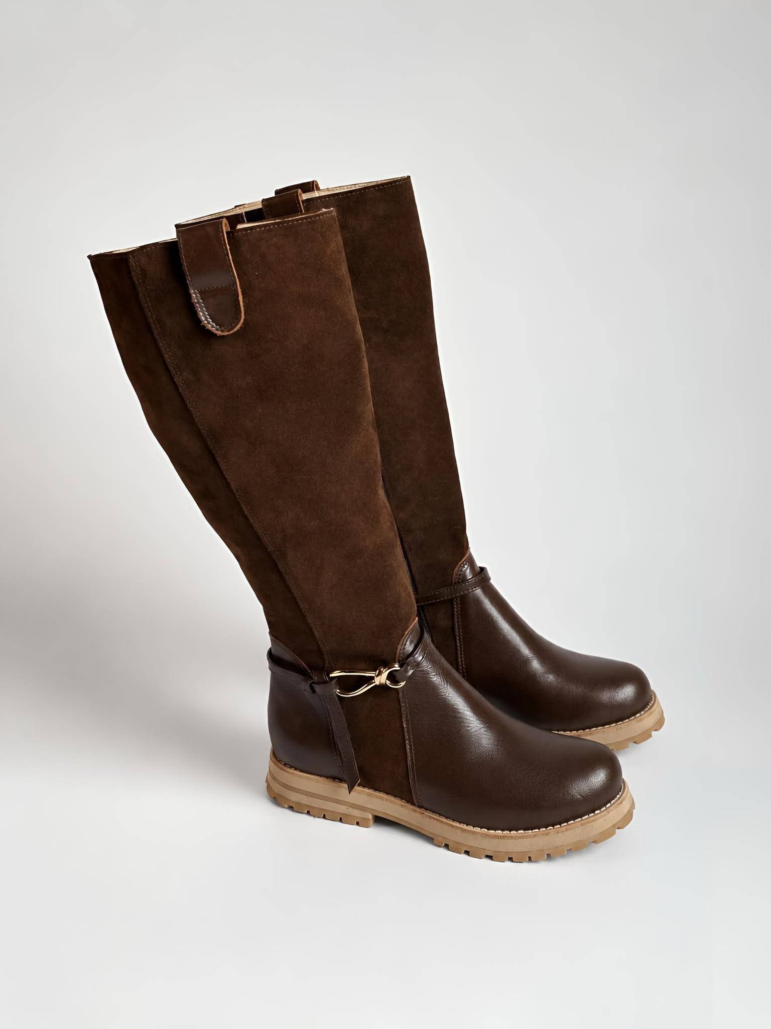 Bota larga chocolate con cierre lateral